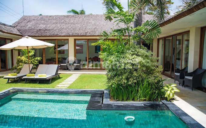FULLY FURNISHED VILLA NEAR COMMERCIAL AREA IN CANGGU