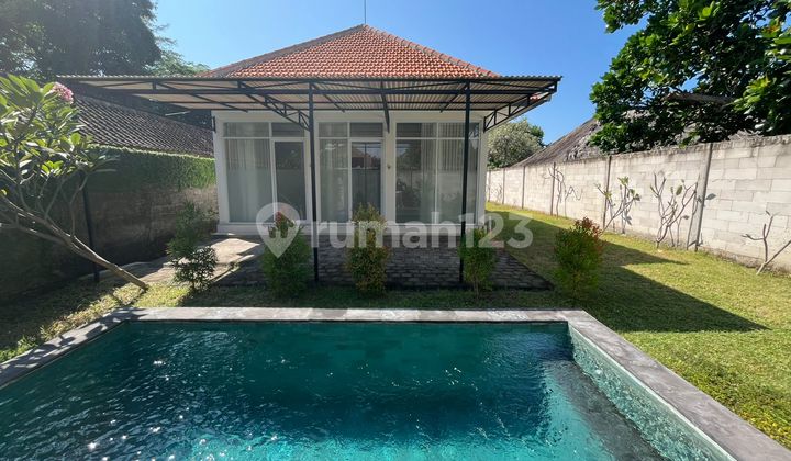 Villa 4 Bedrooms with Big Garden in Sanur
