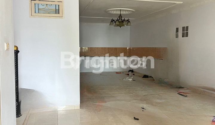 8-Room House in Daan Mogot Baru