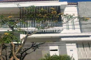 Rumah Mewah dengan Perabotan Lengkap High Grade di Jemursari Timur, Surabaya
