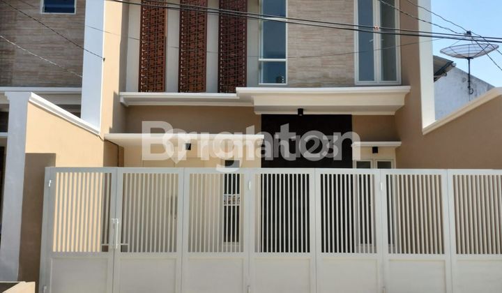 RUMAH GRESS MANYAR KERTOADI , SURABAYA