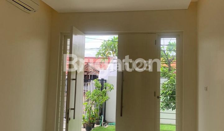 Rumah Mewah dengan Perabotan Lengkap High Grade di Jemursari Timur, Surabaya