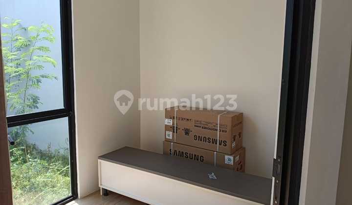 Ready-to-Occupy Semi-Furnished New House at Cendana Icon 2