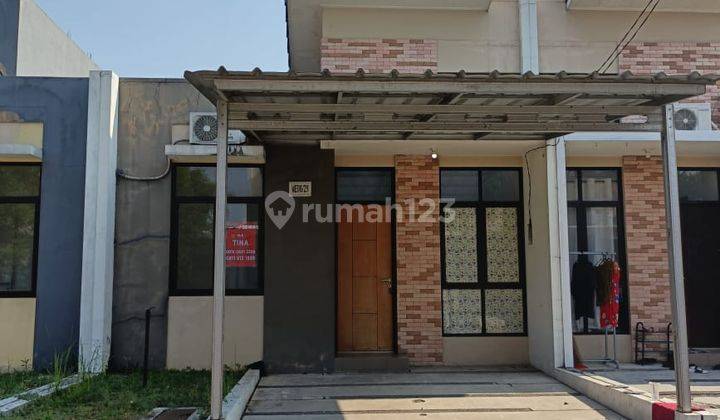 Rumah 1 Lantai 2 Kamar Tidur, ada 1 AC di Vernazza, Villagio 1