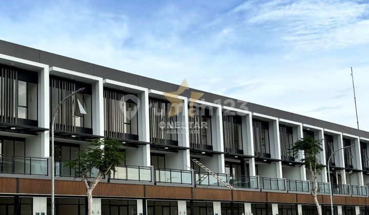 3-Story Shop House in Hampton Promenade Gading Serpong, Free 3 AC Units 3-Story Shop House in Hampton Promenade Gading Serpong, Free 3 AC Units