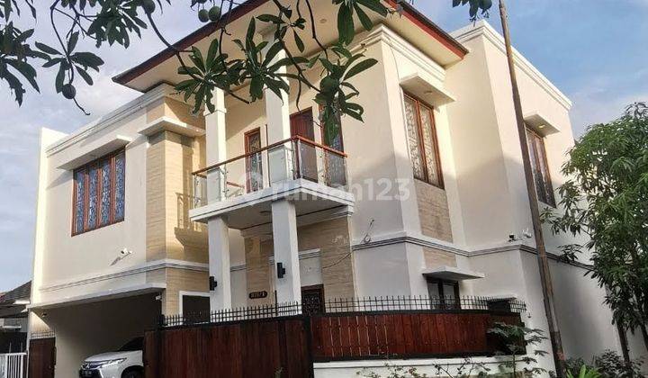 Rumah Besar Full Furnished, Ada Kolam Renang, Posisi Hook 1