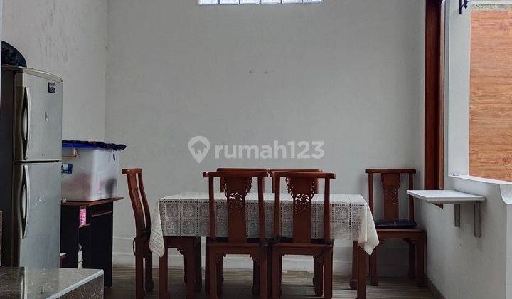 ruang makan rumah bagus di griya asri