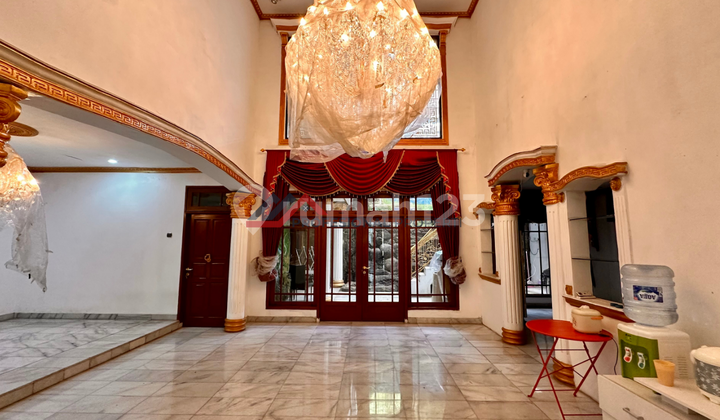 Classic Nuance Luxury House Ready to Occupy in Bintaro, South Jakarta