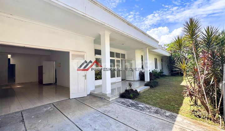 Ready-to-Occupy House with Large Yard and Quiet Environment in Cipete Area, South Jakarta Ready-to-Occupy House with Large Yard and Quiet Environment in Cipete Area, South Jakarta