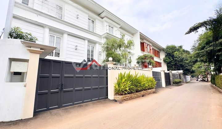 Luxurious Brandnew House Full Furnished Desain American Classic