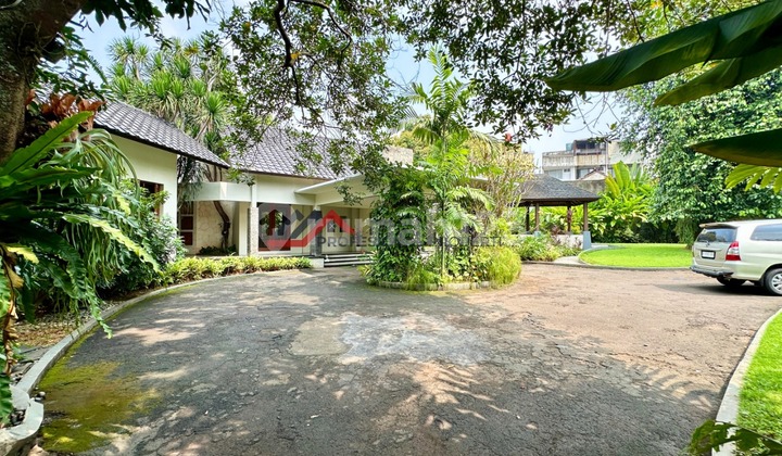 Tropical Modern Resort House At Cilandak Jakarta Selatan Tropical Modern Resort House At Cilandak Jakarta Selatan