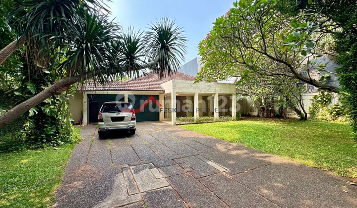 Rumah 1 Lantai Halaman Luas Dan Asri,prime Location