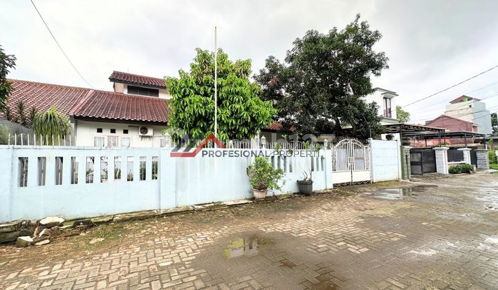 Rumah 2 Lantai Halaman Luas di Jagakarsa 2