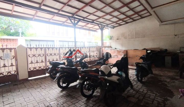 Boarding House in a Strategic Location Near LRT/MRT Jabodetabek, Close to Ambassador Mall Shopping Center 2