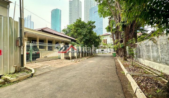Rumah Lama Lokasi Sangat Strategis Dekat Ke Pusat Bisnis Kuningan,sudirman