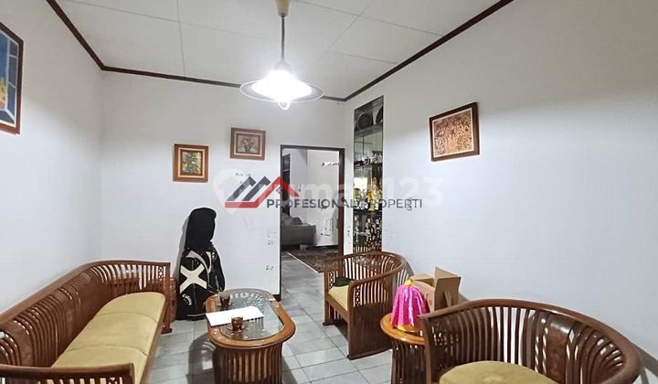 House in Strategic Location Near Lebak Bulus MRT Station.
