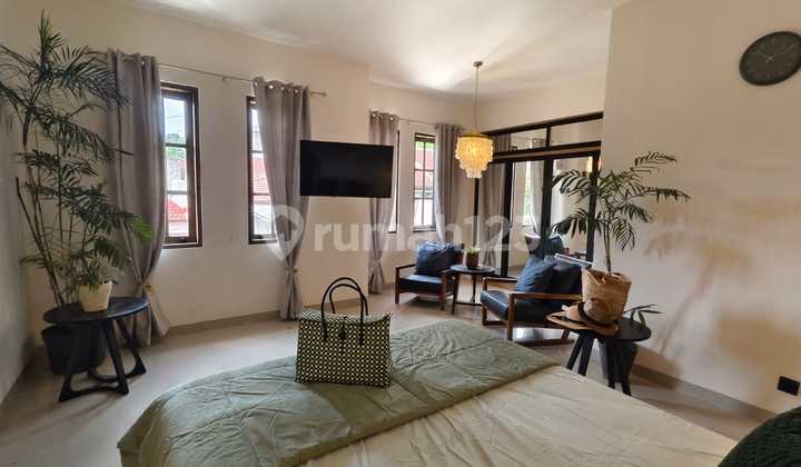 Strategic Modern Classic Style House in Taman Griya