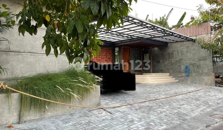 Luxury Villa For Lease - 10-Year Leasehold In Dewi Sri Luxury Villa For Lease - 10-Year Leasehold In Dewi Sri