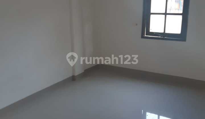 2-Story House Ready to Live In, Newly Renovated in Puri Gading 2