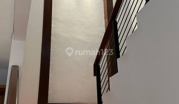 Rumah 2 Lantai Bagus Unfurnished SHM di Pondok Hijau, Bandung 2