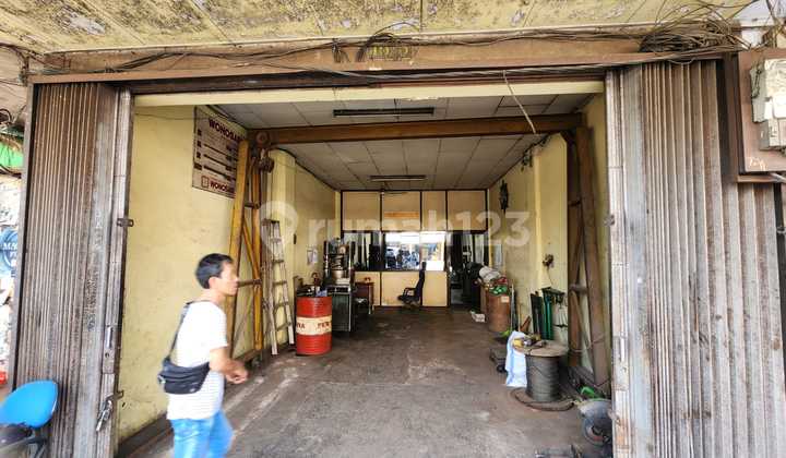 Ruko Hoek 3 Lantai di Jl. Cengkeh Raya, Kota Ruko Hoek 3 Lantai di Jl. Cengkeh Raya, Kota
