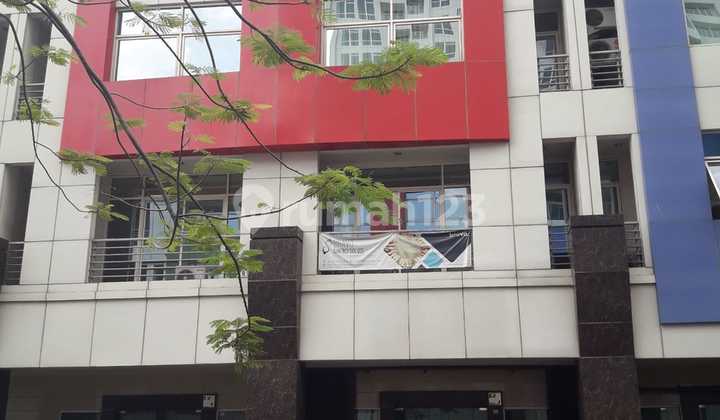 Strategic and Good 4-Storey Shophouse in Kelapa Gading