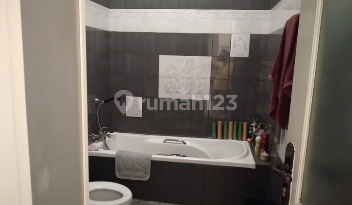 Rumah Beserta Kost 10 Pintu Daerah Cempaka Putih 2