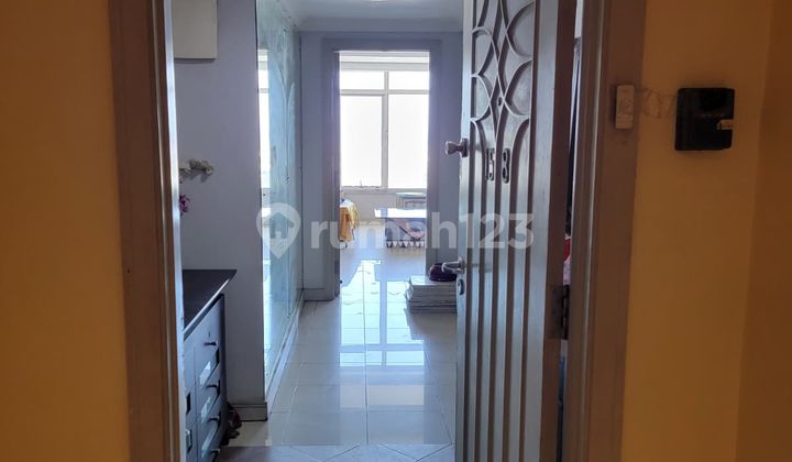 Apartemen 3 Kamar Tidur Semi Furnished Di Pantai Mutiara