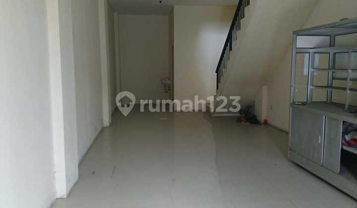 Affordable 4-Story Shop House for Rent in City Center Near Tunjungan Plaza 2