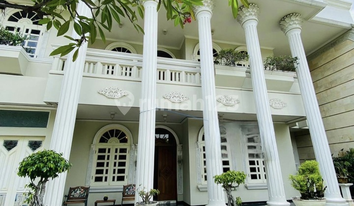 Rumah Mewah 0 Jalan Raya Dharmahusada. Super Strategis!