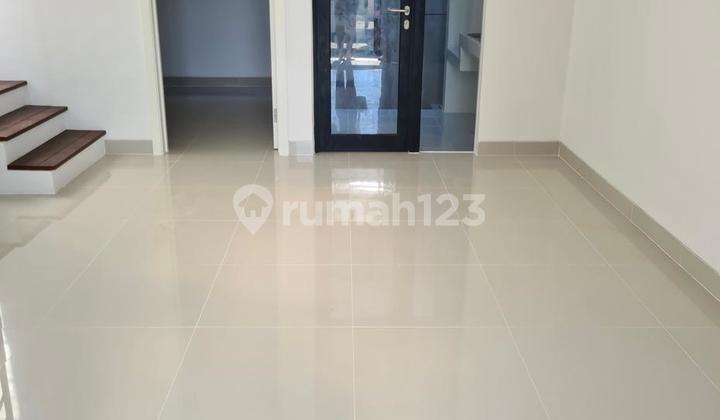 Surabaya Barat, Wiyung, Kebraon, Siap Huni Siap Pakai, Disewakan Murah Perumahan Grand Harvest Baru Gress 2 Lantai Akses Jalan 3 Mobil 10 Menit Dari Ptc Pakuwon Mall Surabaya Barat, Wiyung, Kebraon, Siap Huni Siap Pakai, Disewakan Murah Perumahan Grand Harvest Baru Gress 2 Lantai Akses Jalan 3 Mobil 10 Menit Dari Ptc Pakuwon Mall