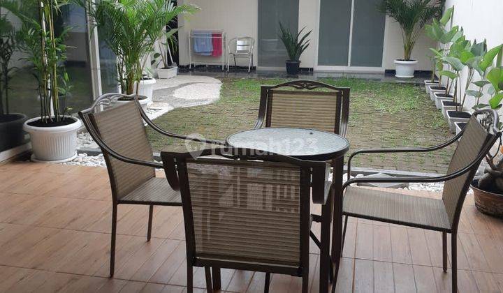 Surabaya Barat, Wiyung, Siap Huni, Bawah Pasar, Dijual / Disewakan Rumah Royal Residence Minimalis Modern 2 Lantai Furnished Bangunan Baru Ada Taman Belakang Untuk Bersantai Dan Chill 1