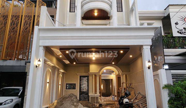 Rumah Baru Gaya Klasik Amerika—tempat Membangun Kenangan Keluarga 1