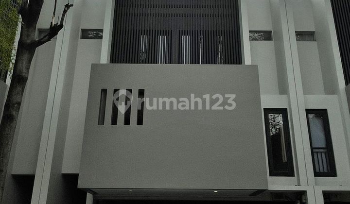 NEW BREAND RUMAH MEWAH CILANDAK TOWNHOUSE (Modern Tropical Design)