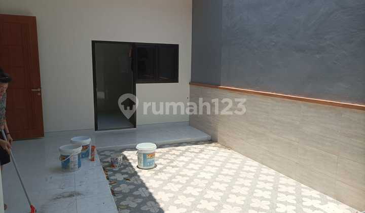 Rumah Baru Manyar, Luasan 200m , Shm, 3kt  2
