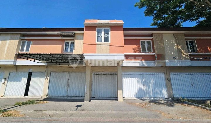 Gununganyar Row Shop House with Wide Road, Carport Available 1