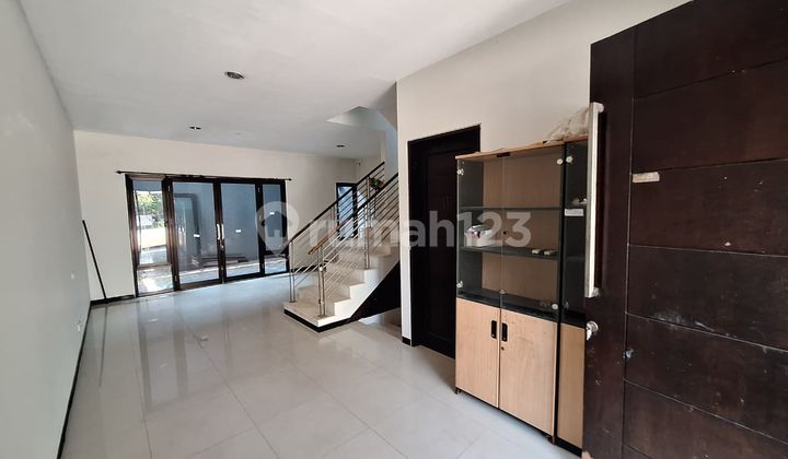 2-Story House in a Cluster Housing Complex Ready to Occupy