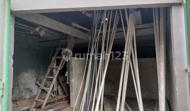 Ruko Jalan Raya, Bagus, Area Komersial 2