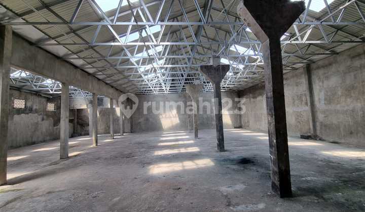 Rare! House + Warehouse East Surabaya For Rent Rare! House + Warehouse East Surabaya For Rent