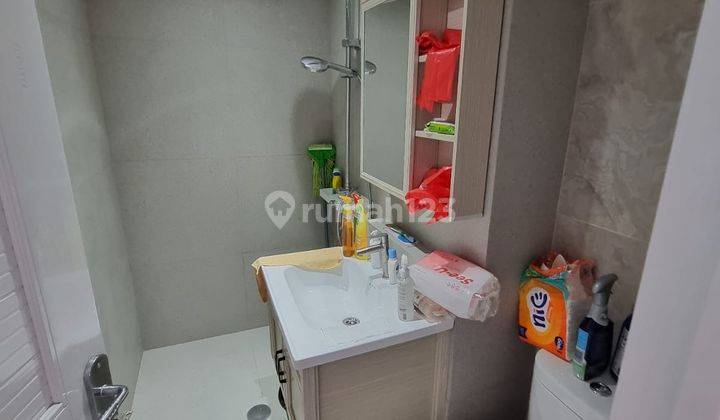 Tinggal Bawa Koper! Apartment Cosmopolis Full Furnished Bagus Dijual 2