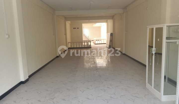 Ruko Disewakan 0 Jalan Raya, Parkir Luas, 2 Lantai 1