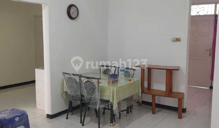 Manyar Furnished Ready-to-Occupy House, East Surabaya 2