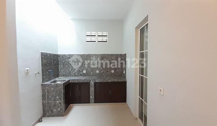 Best West Surabaya House for Rent, In a Housing Complex, Ready to Occupy