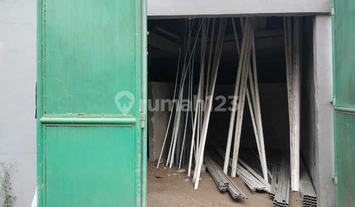 Ruko Jalan Raya, Bagus, Area Komersial 1