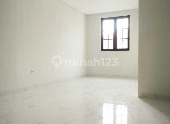 Rumah Baru Gress, 50M ke Raya Kenjeran, SHM, 3+1 Kamar