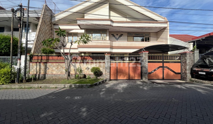 Dijual Rumah 2 Lantai Siap Huni Darmo Permai Selatan, bisa untuk Komersial