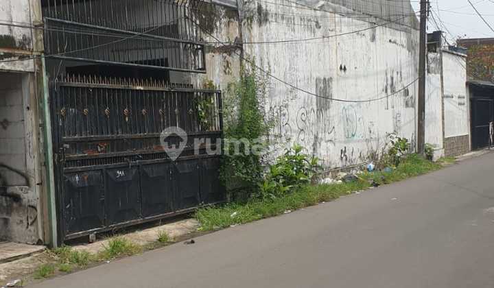 Dijual Rumah Murah Cocok untuk Usaha di Petemon Barat 2