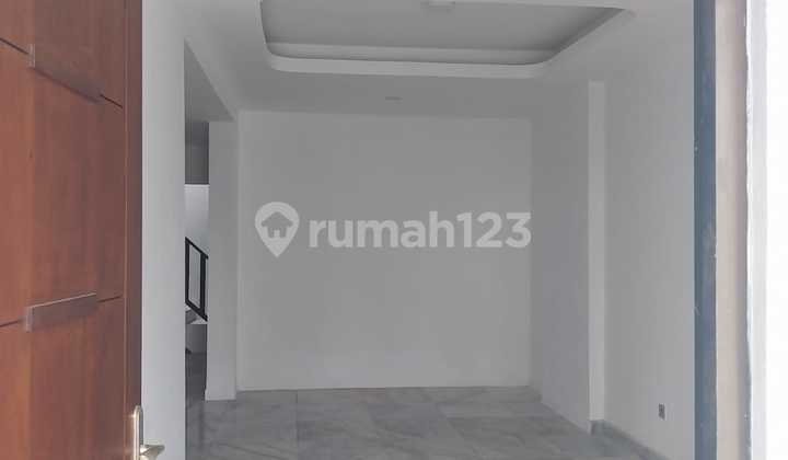 For Sale Ready-to-Occupy House in Taman Puspa Raya, Near Citraland Utama 2