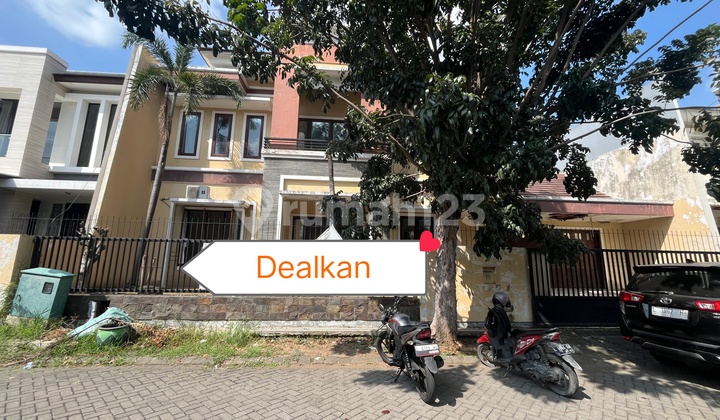 Dijual Rumah 2 Lantai Darmo Permai Bavarian Terawat Siap Huni Dijual Rumah 2 Lantai Darmo Permai Bavarian Terawat Siap Huni