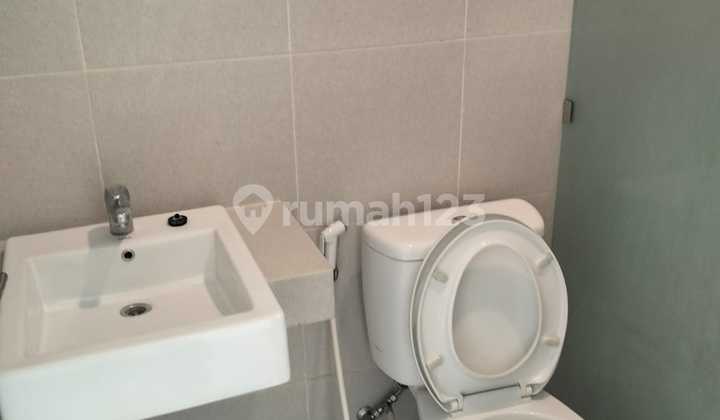 For Rent 2-Story Minimalist House Northwest Central Unfurnished 2